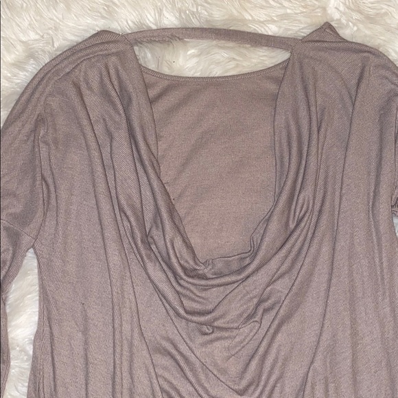 HYFVE long sleeve w/ open back - Picture 5 of 5